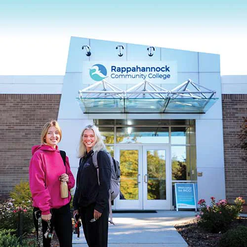 Students Out Front Glenns Campus